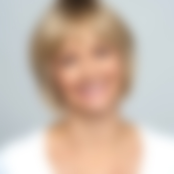 <a href="http://www.redoakremovals.co.uk/team-member">Rachel Wright</a>